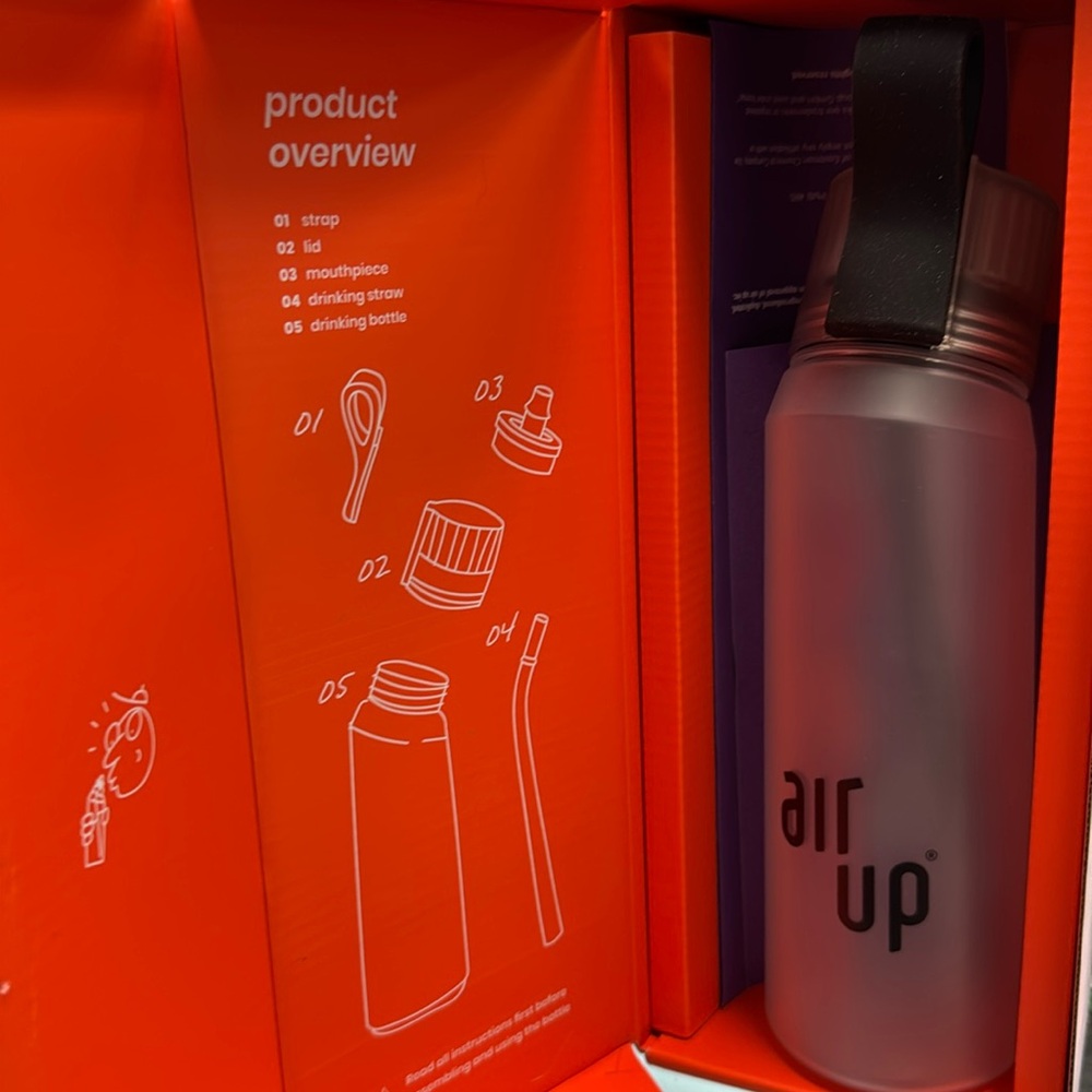Air Up bottle pearl white in color like new in excellent condition